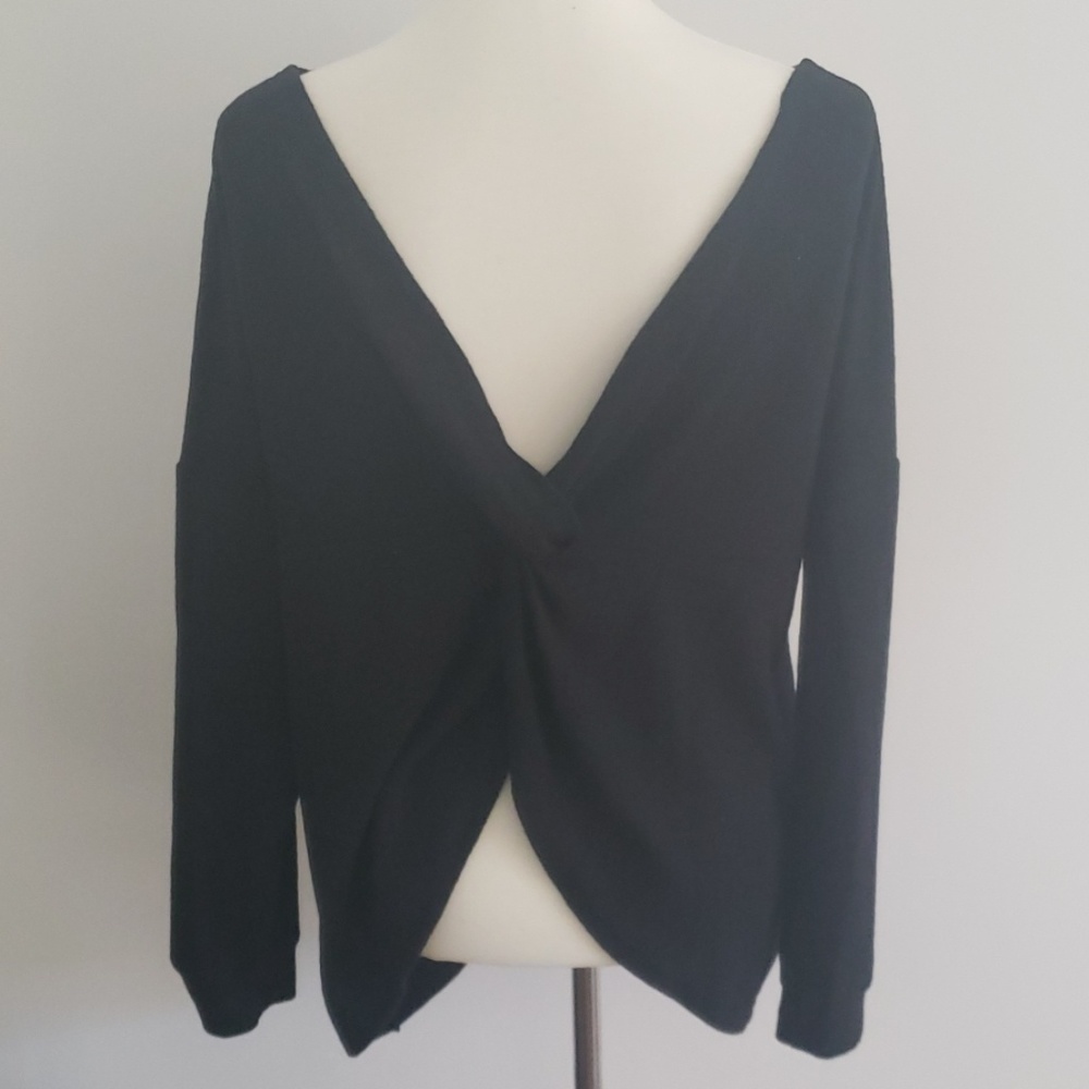 NWOT Open Back Sweater